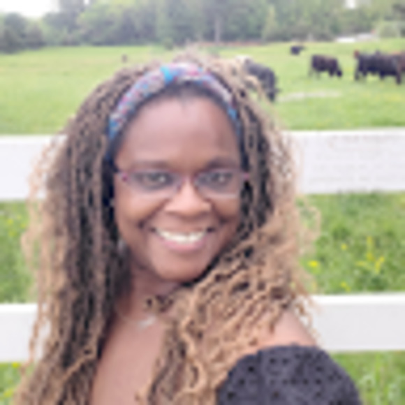 Meet your Posher, Ebonie - Picture 1 of 1